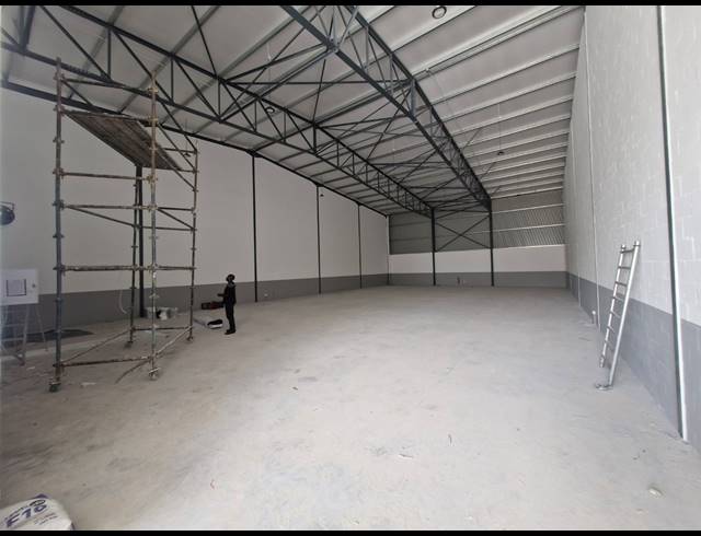 565M² WAREHOUSE TO LET IN STIKLAND INDUSTRIAL